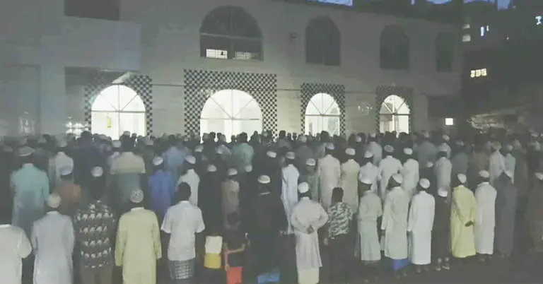 নিহত শিশুর জানাজায় এলাকাবাসীরা